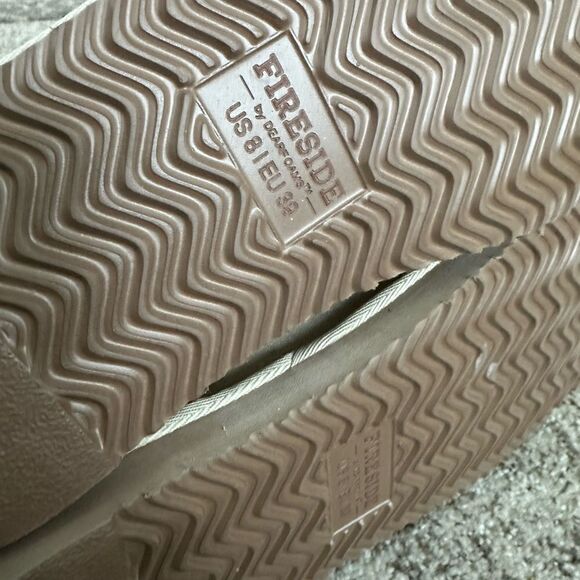 Fireside by Dearfoams Women's Riverland Genuine Shearling Micro Bootie 8 - Picture 9 of 9